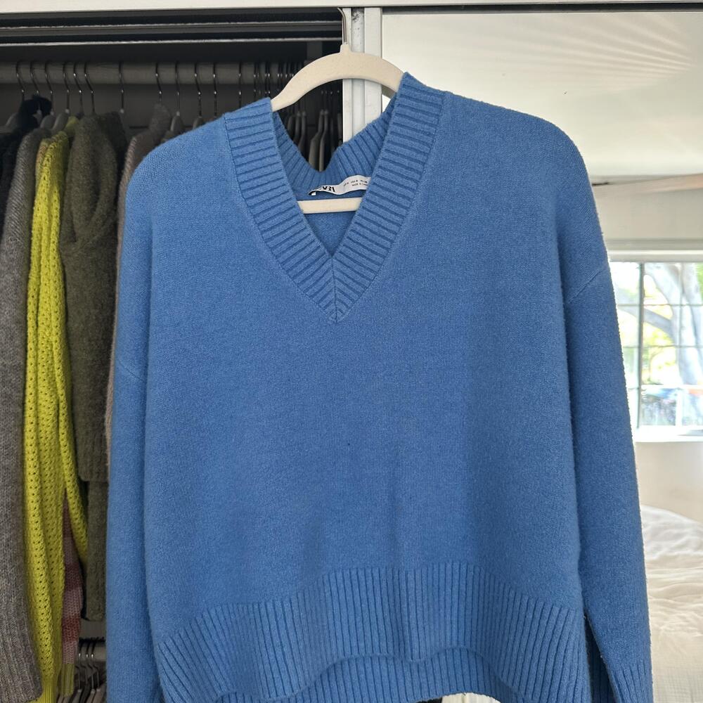 Zara women’s sky blue vneck sweater
